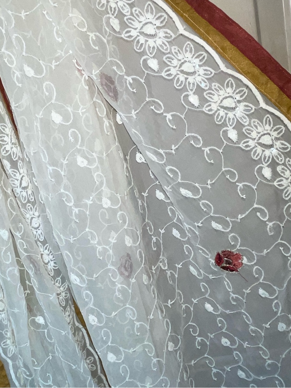 India Formal Kurti  Embroidered White Floral Short-Sleeve Tunic W/Sari - Picture 5 of 5